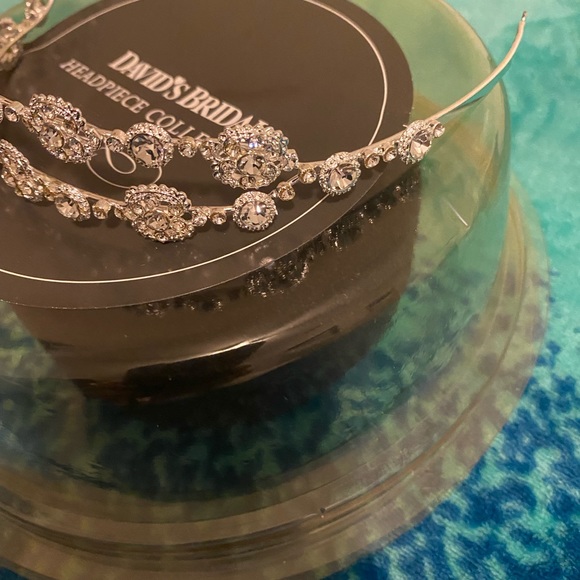 Stunning David’s Bridal CRYSTAL & Silver Double Row Headband Headpiece - Picture 3 of 7